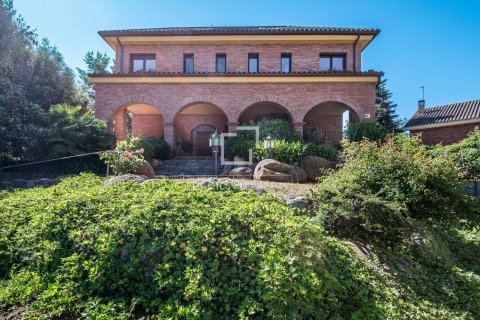 Villa de 5 dormitorios en alquiler en Sant Cugat del Vallès, Barcelona, Cataluña, Spain № 8540 - foto 10