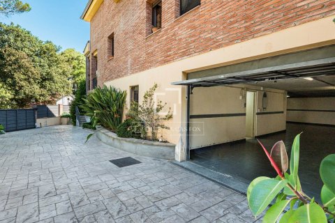 Villa de 5 dormitorios en alquiler en Sant Cugat del Vallès, Barcelona, Cataluña, Spain № 8540 - foto 13