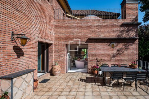 Villa de 5 dormitorios en alquiler en Sant Cugat del Vallès, Barcelona, Cataluña, Spain № 8540 - foto 11