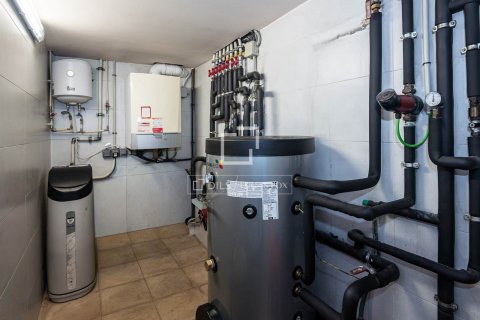 Villa de 5 dormitorios en alquiler en Sant Cugat del Vallès, Barcelona, Cataluña, Spain № 8540 - foto 18
