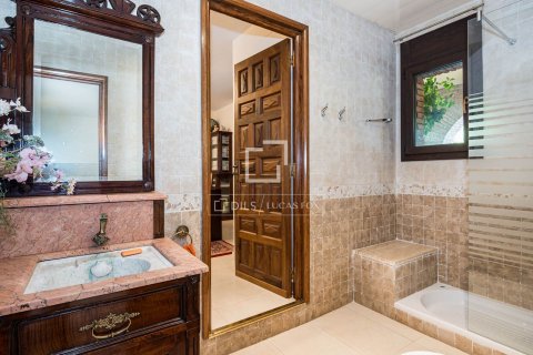 Villa de 5 dormitorios en alquiler en Sant Cugat del Vallès, Barcelona, Cataluña, Spain № 8540 - foto 22