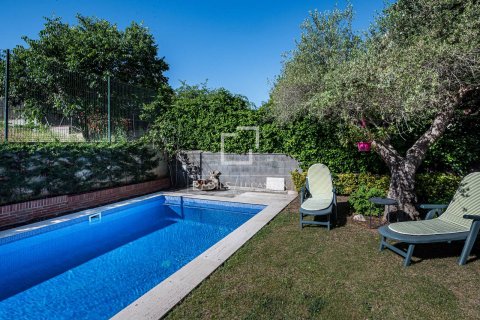 Villa de 5 dormitorios en alquiler en Sant Cugat del Vallès, Barcelona, Cataluña, Spain № 8540 - foto 30