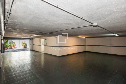 Villa de 5 dormitorios en alquiler en Sant Cugat del Vallès, Barcelona, Cataluña, Spain № 8540 - foto 15