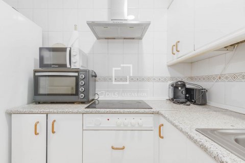 Apartamento de 4 dormitorios en venta en Barcelona, Cataluña, Spain № 8539 - foto 17