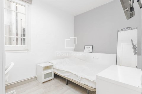 Apartamento de 4 dormitorios en venta en Barcelona, Cataluña, Spain № 8539 - foto 24