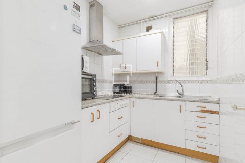 Apartamento de 4 dormitorios en venta en Barcelona, Cataluña, Spain № 8539 - foto 15