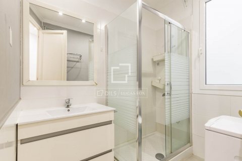 Apartamento de 4 dormitorios en venta en Barcelona, Cataluña, Spain № 8539 - foto 27