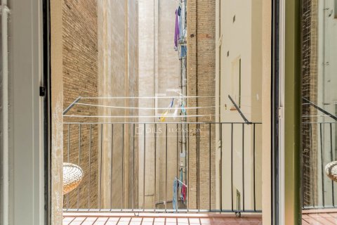 Apartamento de 4 dormitorios en venta en Barcelona, Cataluña, Spain № 8539 - foto 12