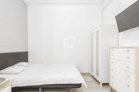 Apartamento de 4 dormitorios en venta en Barcelona, Cataluña, Spain № 8539 - foto 20