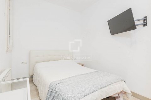 Apartamento de 4 dormitorios en venta en Barcelona, Cataluña, Spain № 8539 - foto 22