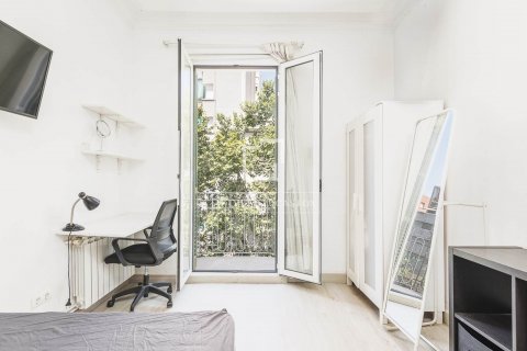 Apartamento de 4 dormitorios en venta en Barcelona, Cataluña, Spain № 8539