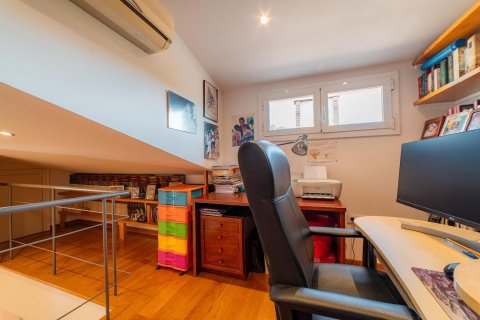 Сasa de 4 dormitorios en venta en Arenys de Munt, Barcelona, Cataluña, Spain № 1463 - foto 20