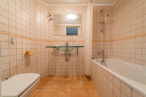 Сasa de 4 dormitorios en venta en Arenys de Munt, Barcelona, Cataluña, Spain № 1463 - foto 17