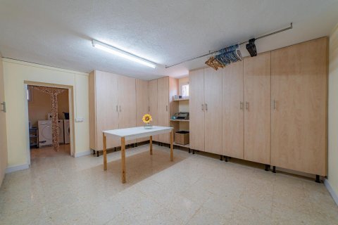 Сasa de 4 dormitorios en venta en Arenys de Munt, Barcelona, Cataluña, Spain № 1463 - foto 14