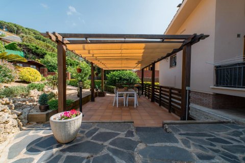 Сasa de 4 dormitorios en venta en Arenys de Munt, Barcelona, Cataluña, Spain № 1463 - foto 22
