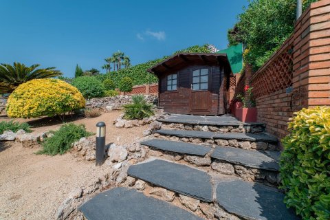 Сasa de 4 dormitorios en venta en Arenys de Munt, Barcelona, Cataluña, Spain № 1463 - foto 24