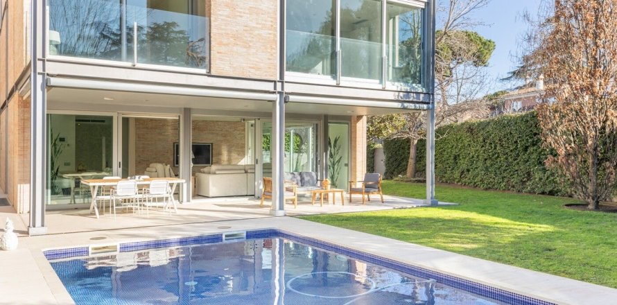 Сasa de 6 dormitorios en venta en Sant Cugat del Vallès, Barcelona, Cataluña, Spain № 1460