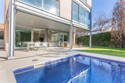 Сasa de 6 dormitorios en venta en Sant Cugat del Vallès, Barcelona, Cataluña, Spain № 1460 - foto 16