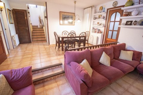 Сasa de 5 dormitorios en venta en Coma-Ruga, Tarragona, Cataluña, Spain № 1462 - foto 10