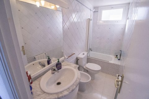 Сasa de 5 dormitorios en venta en Coma-Ruga, Tarragona, Cataluña, Spain № 1462 - foto 30