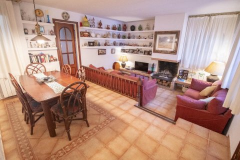 Сasa de 5 dormitorios en venta en Coma-Ruga, Tarragona, Cataluña, Spain № 1462 - foto 11