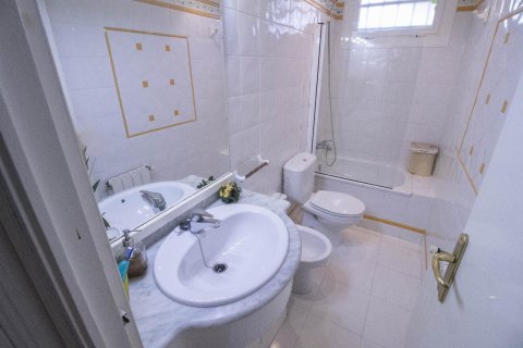 Сasa de 5 dormitorios en venta en Coma-Ruga, Tarragona, Cataluña, Spain № 1462 - foto 27