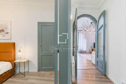 4 bedrooms apartment for rent in Barcelona, Catalonia, Spain № 7122 - photo 12