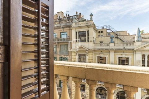4 bedrooms apartment for rent in Barcelona, Catalonia, Spain № 7122 - photo 9