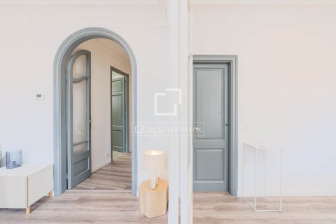 4 bedrooms apartment for rent in Barcelona, Catalonia, Spain № 7122 - photo 13