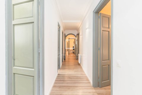4 bedrooms apartment for rent in Barcelona, Catalonia, Spain № 7122 - photo 7