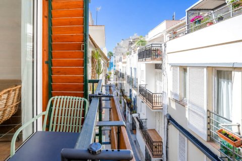Apartamento de 3 dormitorios en venta en Sitges, Barcelona, Cataluña, Spain № 7123