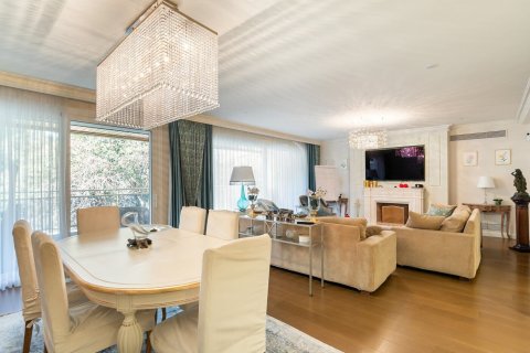 Casa adosada de 4 dormitorios en venta en Barcelona, Cataluña, Spain № 1508