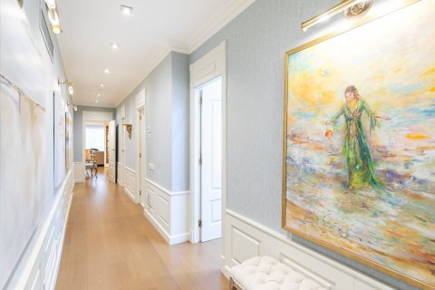 Casa adosada de 4 dormitorios en venta en Barcelona, Cataluña, Spain № 1508 - foto 29