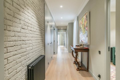 3 bedrooms apartment for sale in Barcelona, Catalonia, Spain № 1512 - photo 20