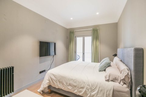 3 bedrooms apartment for sale in Barcelona, Catalonia, Spain № 1512 - photo 16