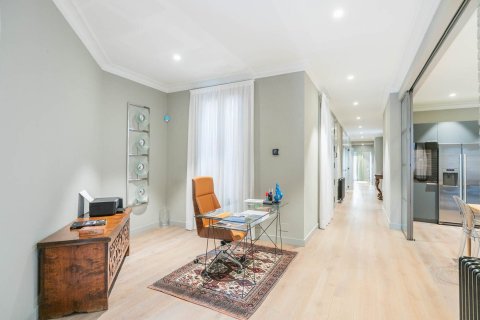 3 bedrooms apartment for sale in Barcelona, Catalonia, Spain № 1512 - photo 11