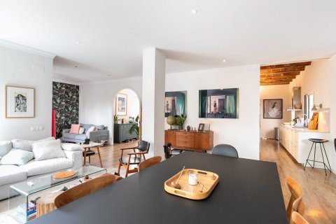 Apartamento de 4 dormitorios en venta en Barcelona, Cataluña, Spain № 1514 - foto 4