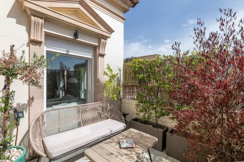 Apartamento de 4 dormitorios en venta en Barcelona, Cataluña, Spain № 1514 - foto 10