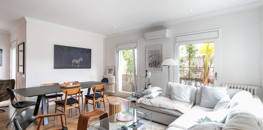 Apartamento de 4 dormitorios en venta en Barcelona, Cataluña, Spain № 1514