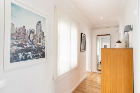 Apartamento de 4 dormitorios en venta en Barcelona, Cataluña, Spain № 1514 - foto 19