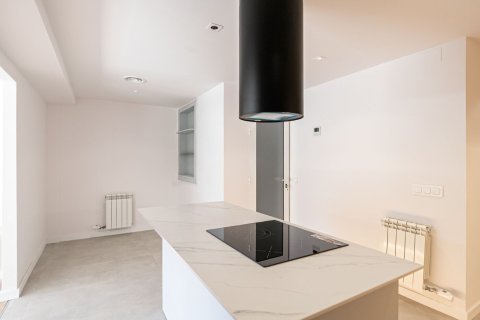 Apartamento de 5 dormitorios en venta en Barcelona, Cataluña, Spain № 1509 - foto 9