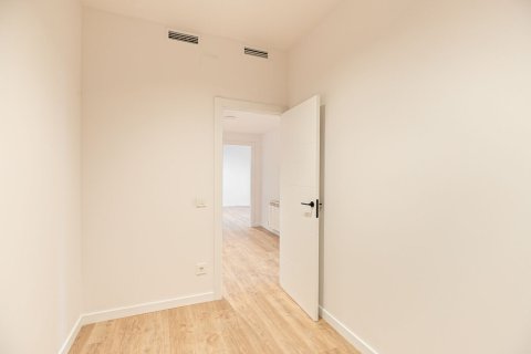 Apartamento de 5 dormitorios en venta en Barcelona, Cataluña, Spain № 1509 - foto 16