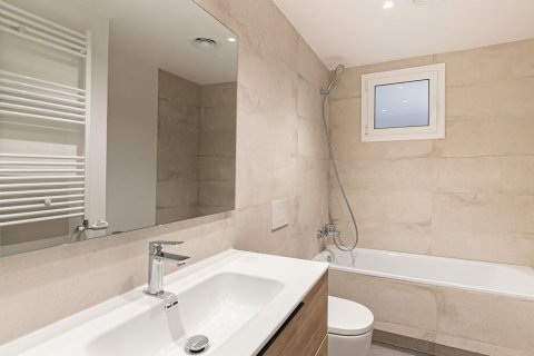 Apartamento de 5 dormitorios en venta en Barcelona, Cataluña, Spain № 1509 - foto 20