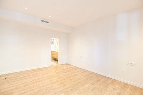 Apartamento de 5 dormitorios en venta en Barcelona, Cataluña, Spain № 1509 - foto 27
