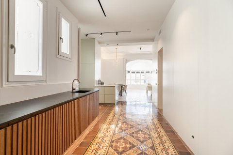 Apartamento de 3 dormitorios en venta en Barcelona, Cataluña, Spain № 1510 - foto 10