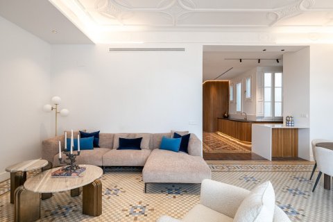 Apartamento de 3 dormitorios en venta en Barcelona, Cataluña, Spain № 1510 - foto 5