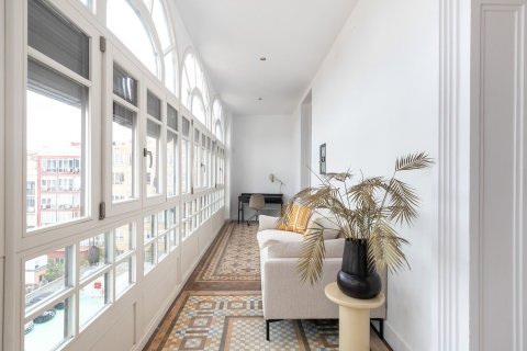 Apartamento de 3 dormitorios en venta en Barcelona, Cataluña, Spain № 1510 - foto 4