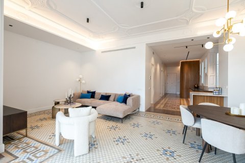 Apartamento de 3 dormitorios en venta en Barcelona, Cataluña, Spain № 1510 - foto 6