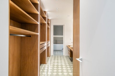 Apartamento de 3 dormitorios en venta en Barcelona, Cataluña, Spain № 1510 - foto 15