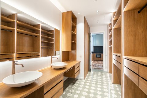 Apartamento de 3 dormitorios en venta en Barcelona, Cataluña, Spain № 1510 - foto 14